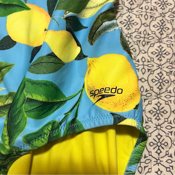 COPY - Speedo Turnz Lemon Print One Piece Swimsuit Size 14/40 - Picture 4 of 9